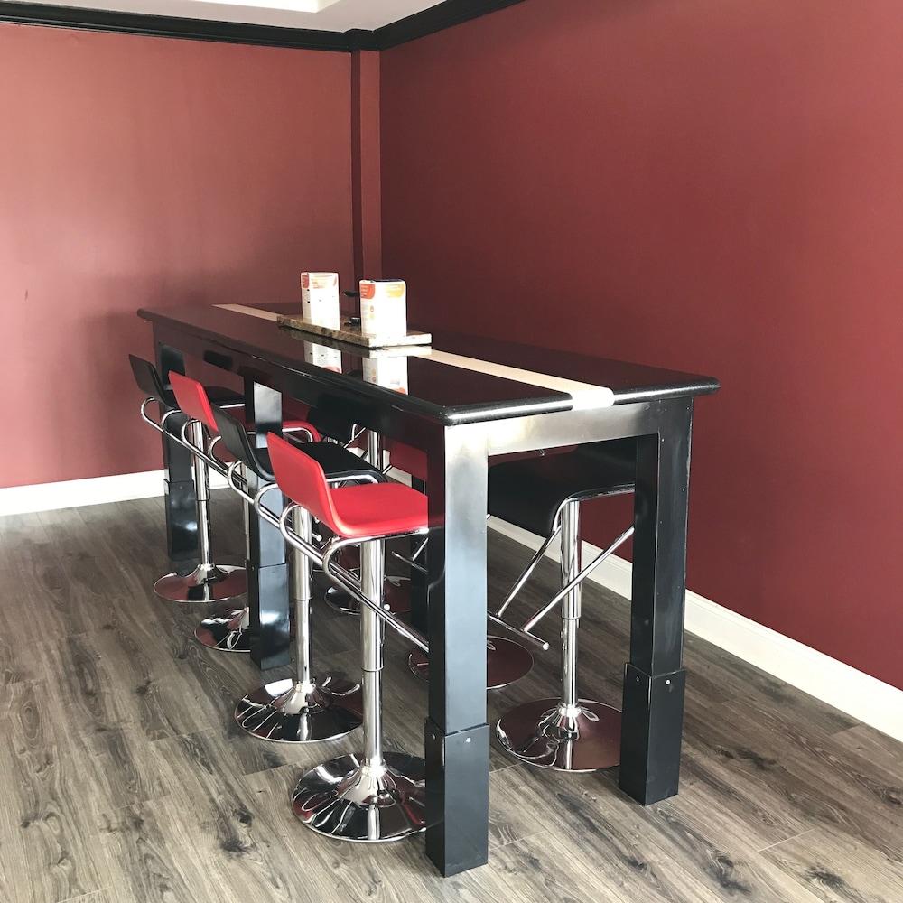 Milan Inn & Suites photo 5