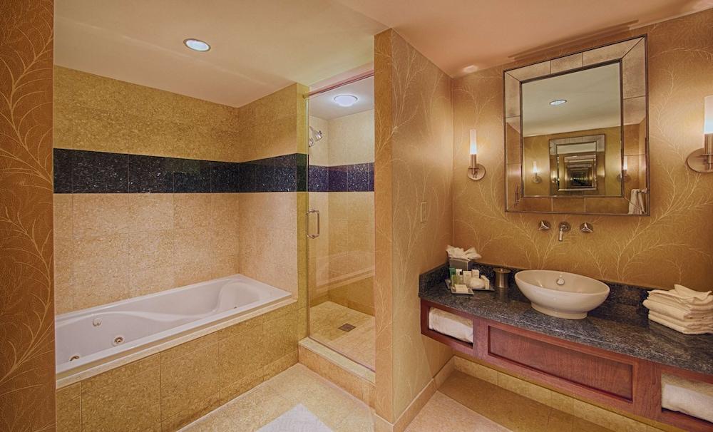 Hilton Virginia Beach Oceanfront photo 93