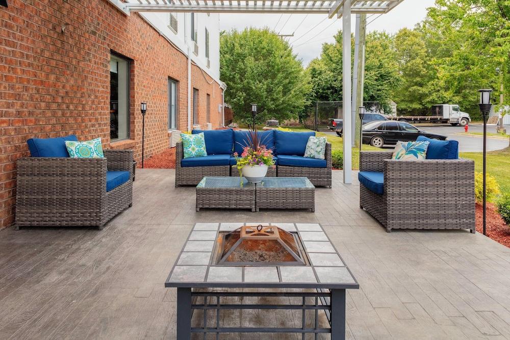 Holiday Inn Express & Suites Roanoke Rapids SE by IHG photo 8