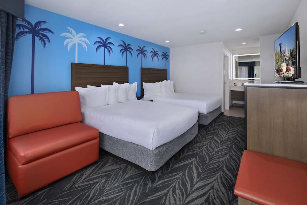 Tropicana Inn and Suites photo 8