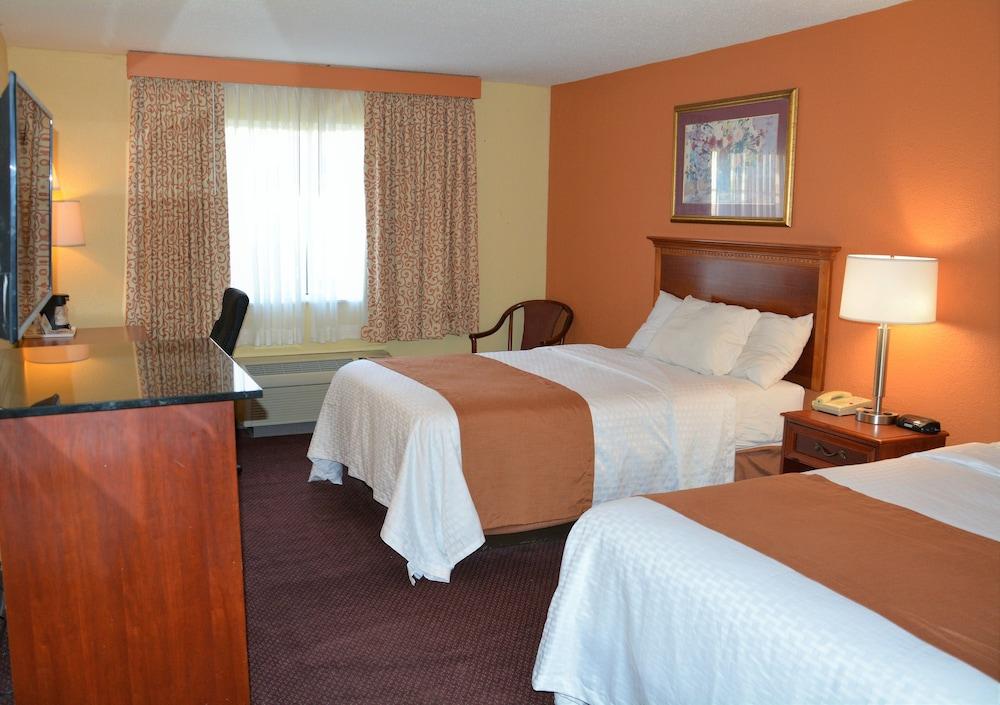 Columbus Grand Hotel & Banquet Center photo 1