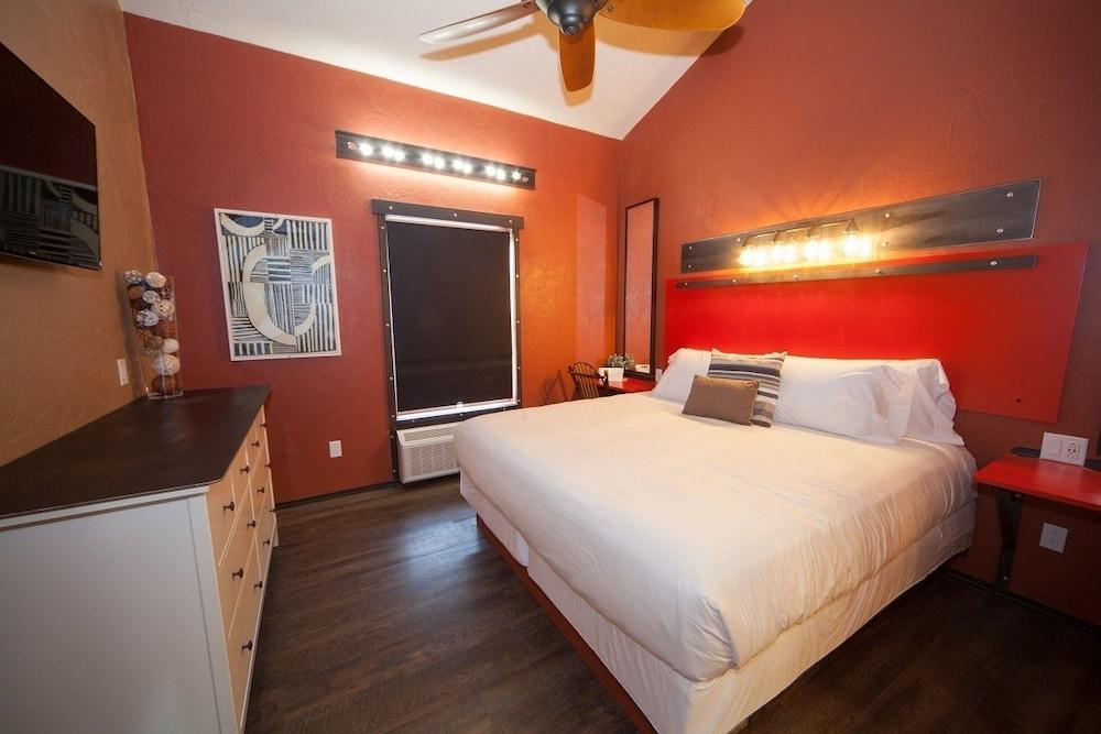 Log Cabin Lodge & Suites photo 27