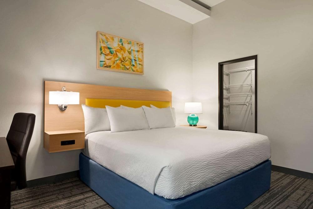 Days Inn & Suites by Wyndham Beaumont West / I-10 & Walden photo 12