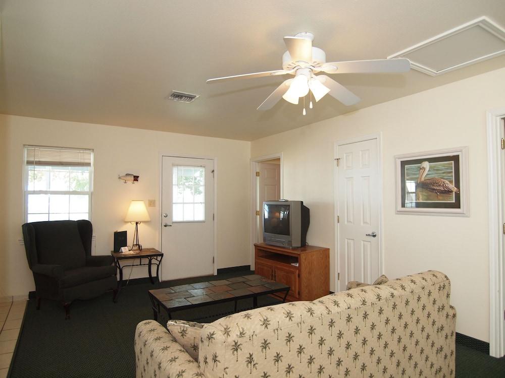 The Inn at Fulton Harbor photo 25