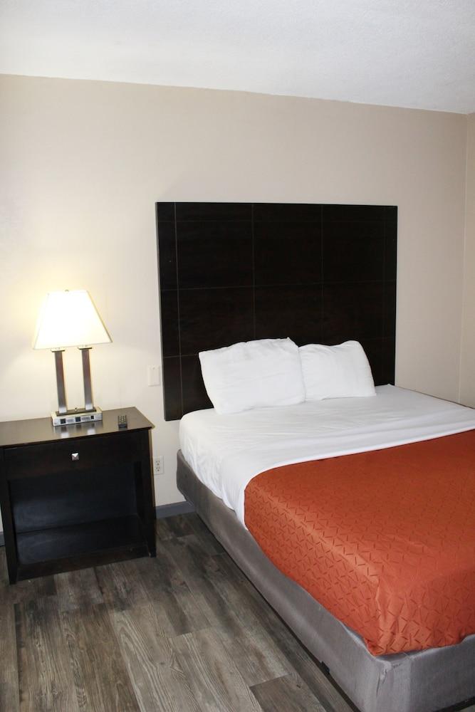 Huntington Inn photo 13