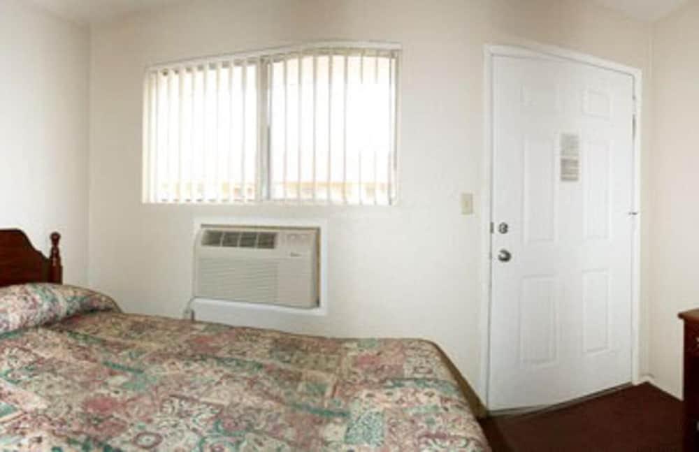 Sunset Inn and Suites photo 6