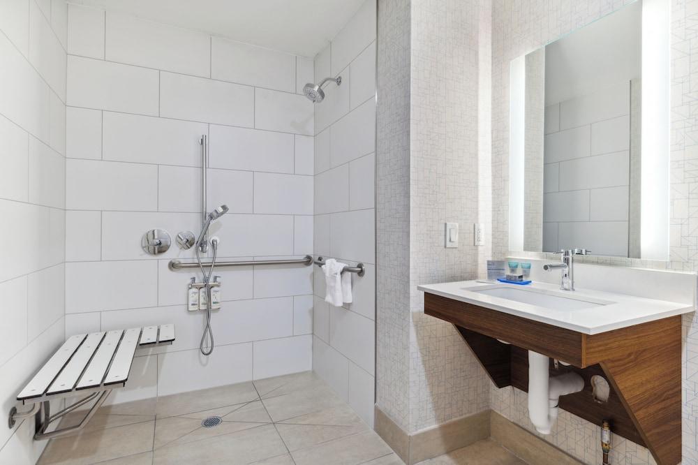 Holiday Inn Express & Suites Mountain View Silicon Valley by IHG photo 22
