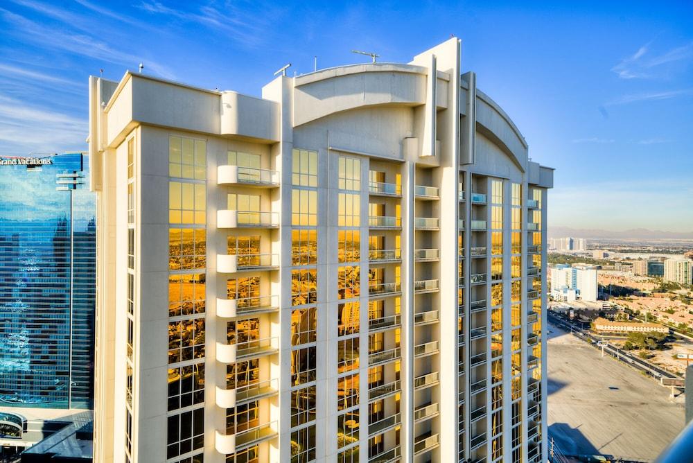Jet Luxury Resorts @ The Signature Condo Hotel photo 57
