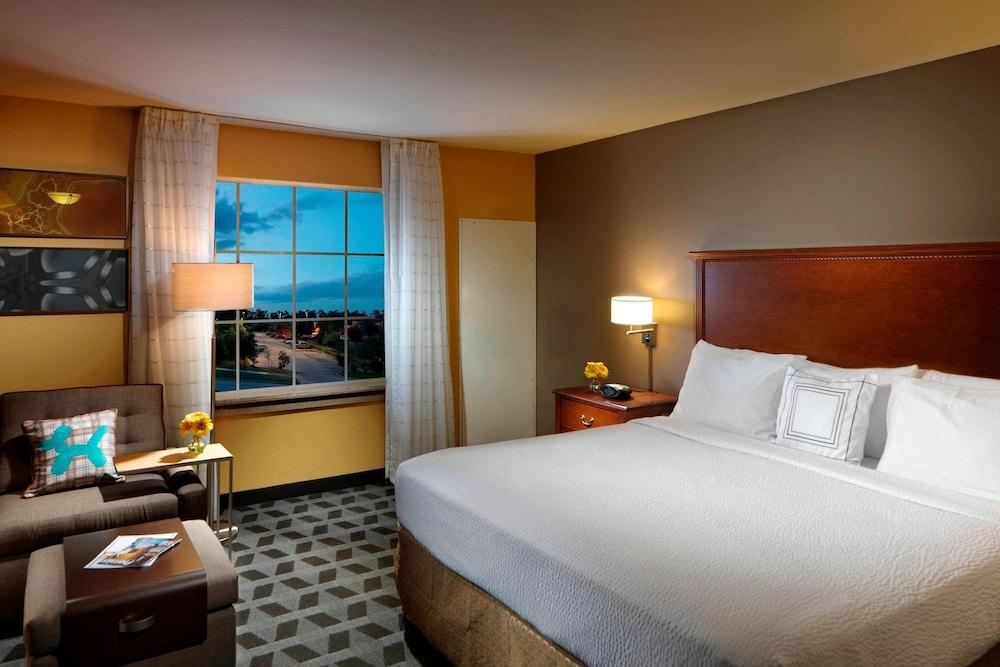 TownePlace Suites by Marriott Houston Intercontinental Arpt photo 7