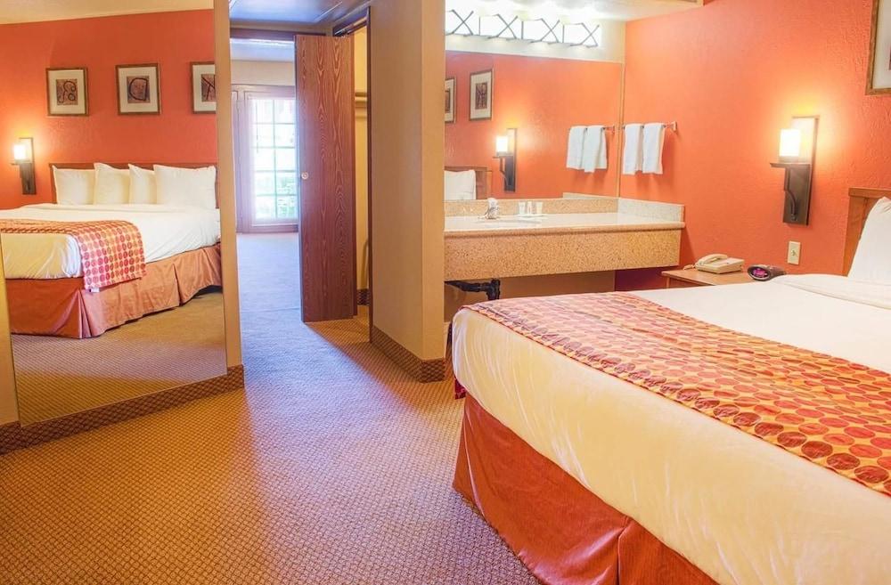 Mesa Golf Inn & Suites photo 6