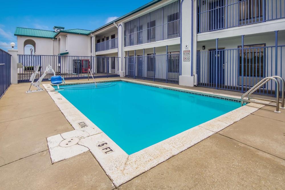Motel 6 Pensacola, FL - NAS photo 4