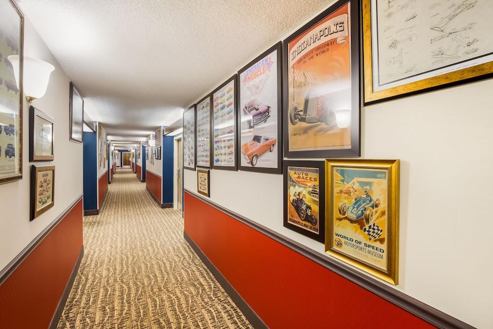 Hometown Inn photo 12