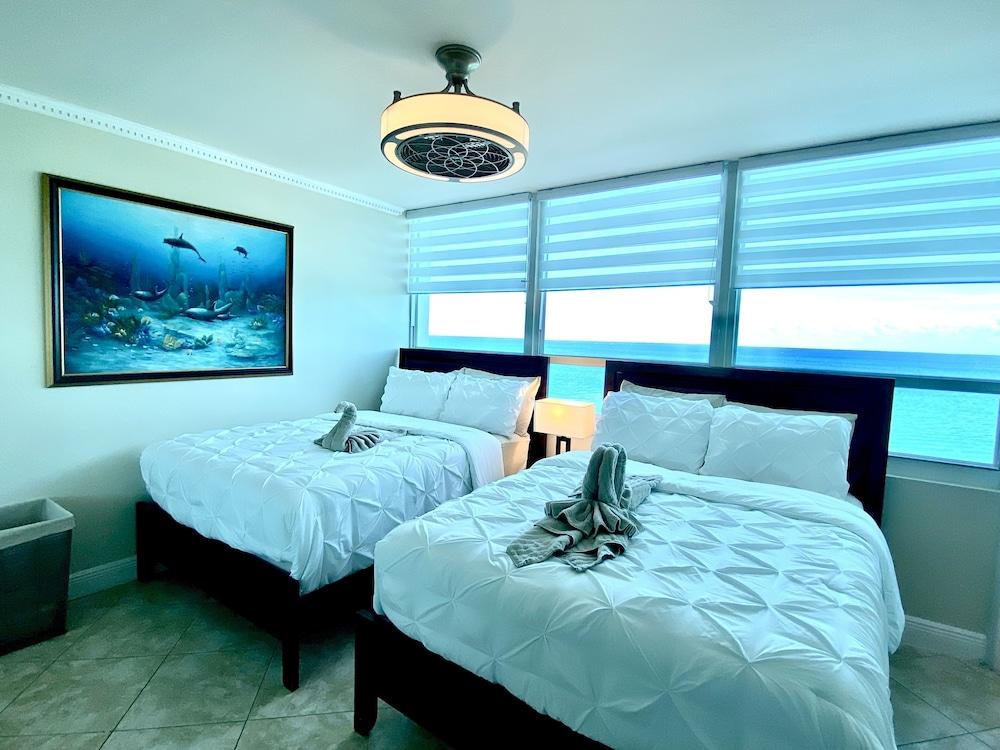Direct ocean front condo Miami Beach photo 26