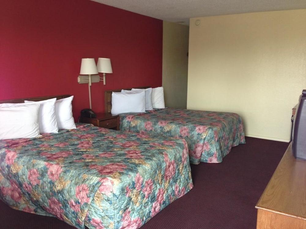 Super 7 Inn Siloam Springs photo 3