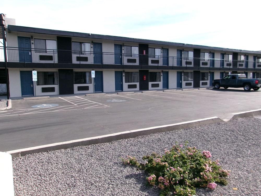 SureStay Hotel by Best Western Phoenix Airport photo 85