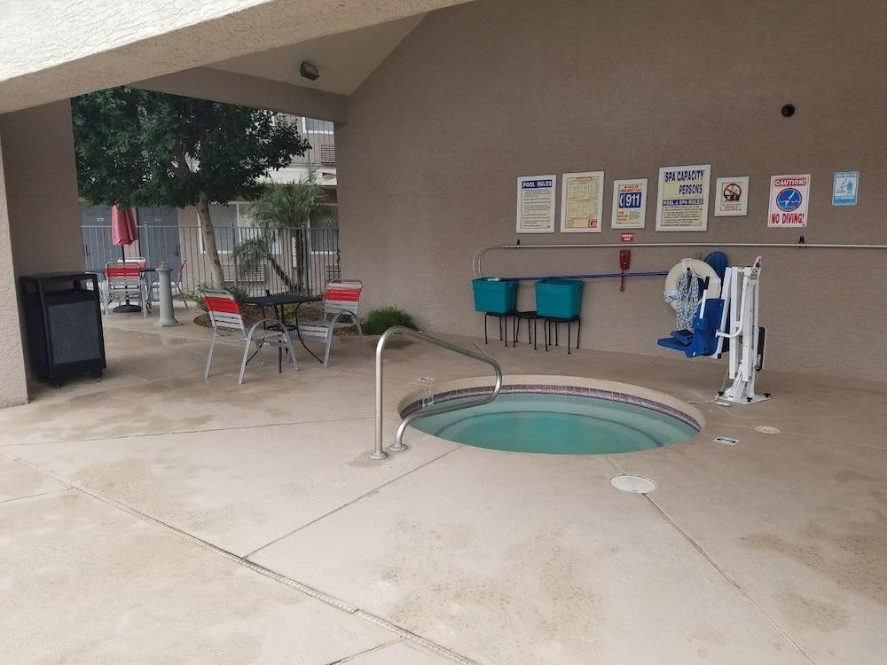 Infinity Inn & Suites photo 14