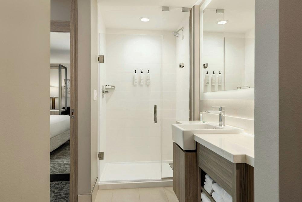 Springhill Suites By Marriott Fargo photo 27