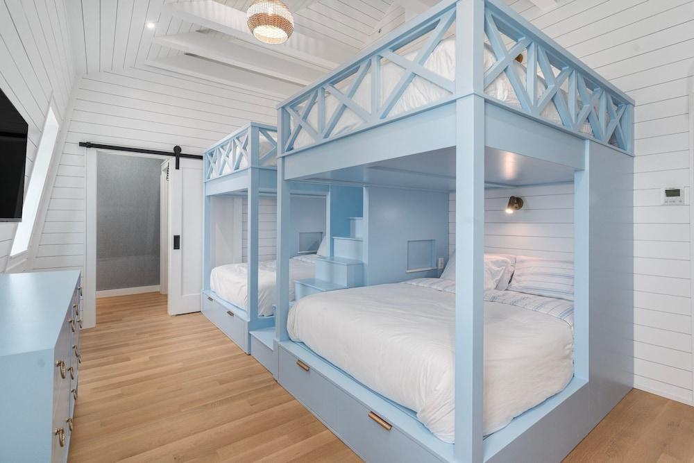 Block Island Bunk House photo 20