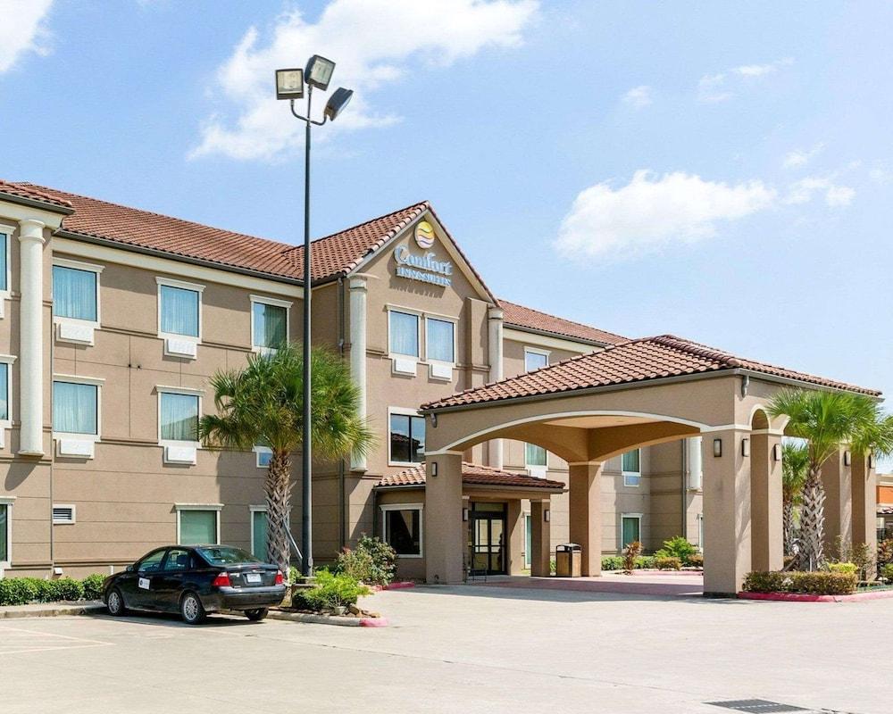 Comfort Inn & Suites Winnie photo 39
