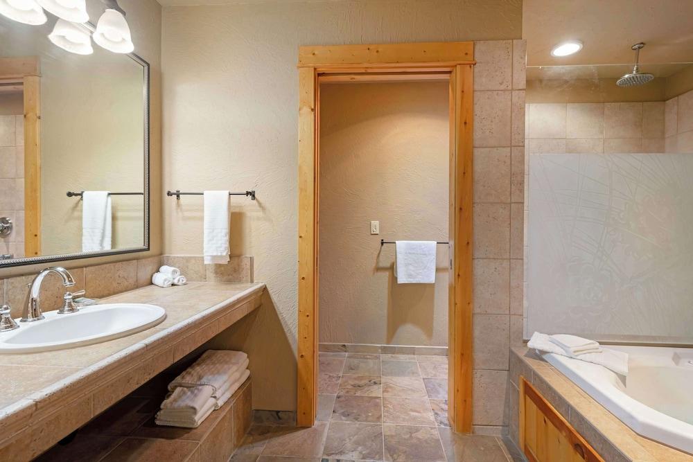 Best Western Ponderosa Lodge photo 40