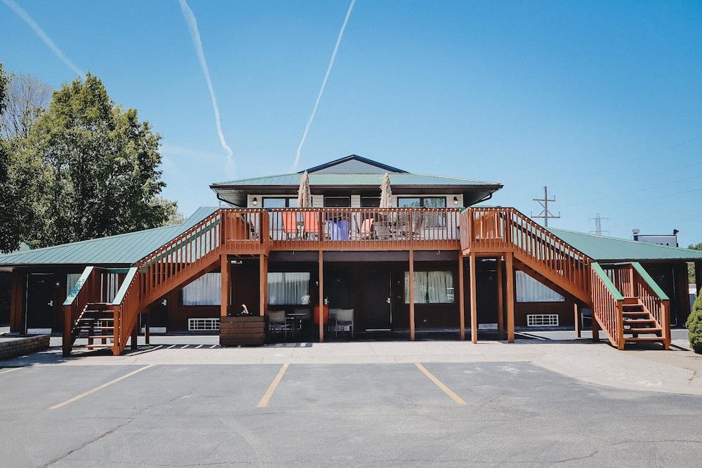 The Inn At Gull Lake photo 20