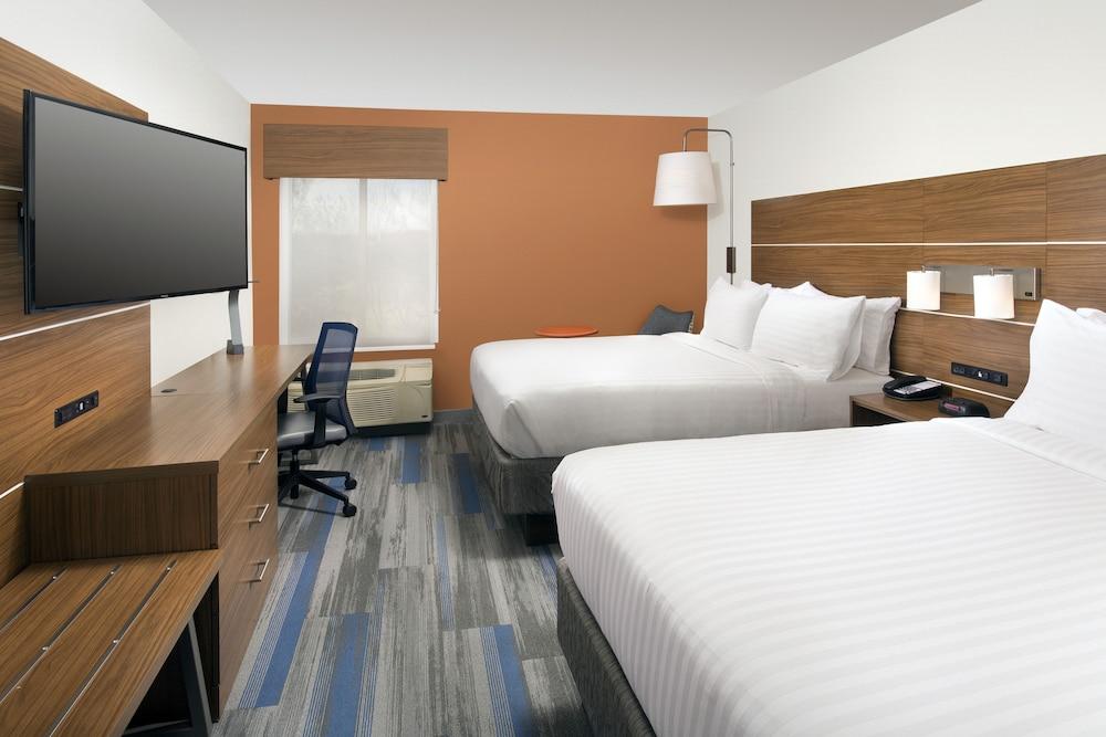 Holiday Inn Express & Suites College Park-University Area by IHG photo 4