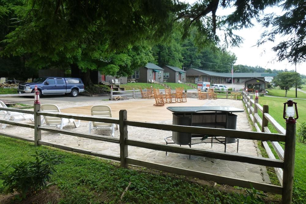 Townsend Gateway Inn photo 28