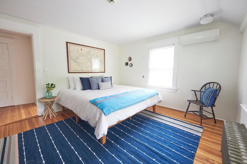 Bellport Inn photo 12