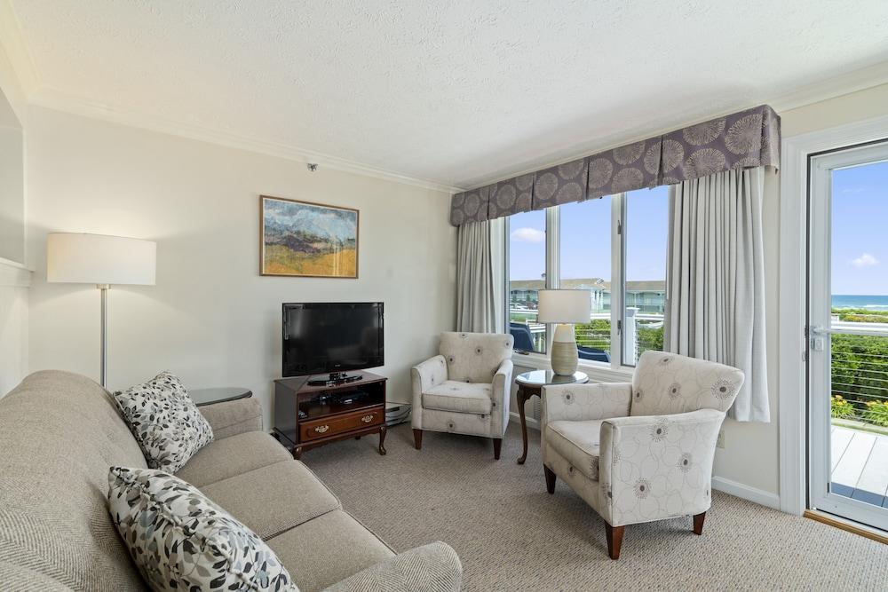 The Sparhawk Oceanfront Resort photo 9