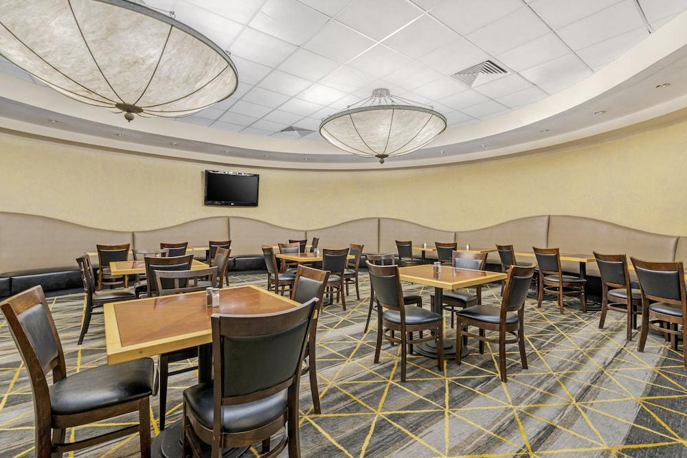 Holiday Inn Orlando International Dr-ICON by IHG photo 48
