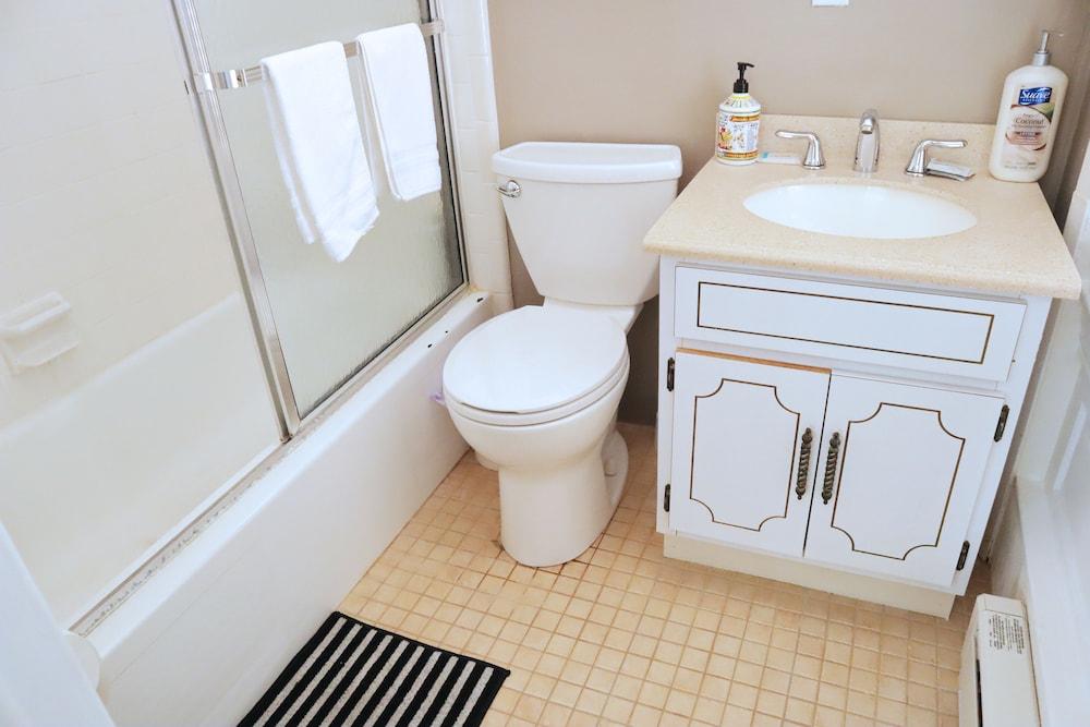 Midtown Suites photo 45