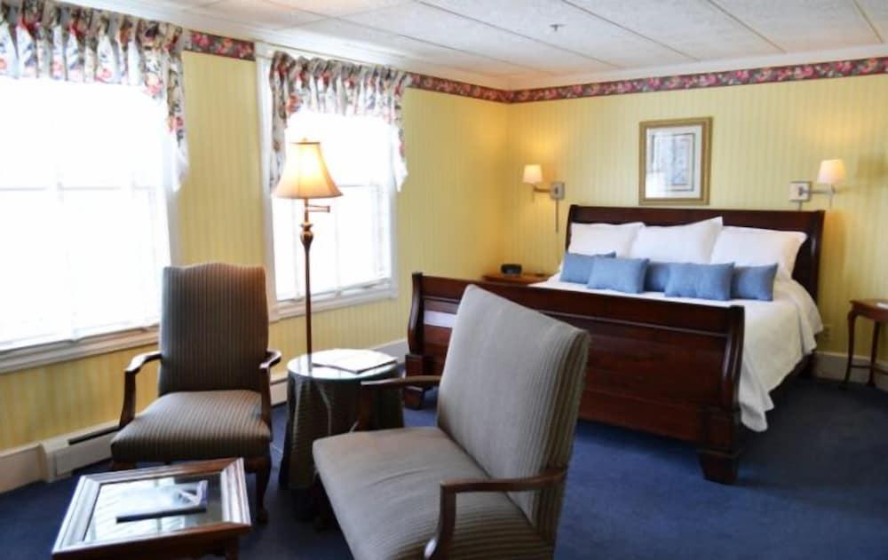 Stafford's Bay View Inn photo 18