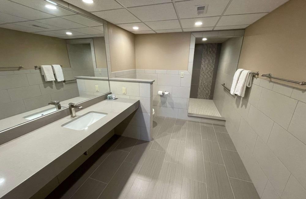 Crossroads Hotel and Event Center photo 17