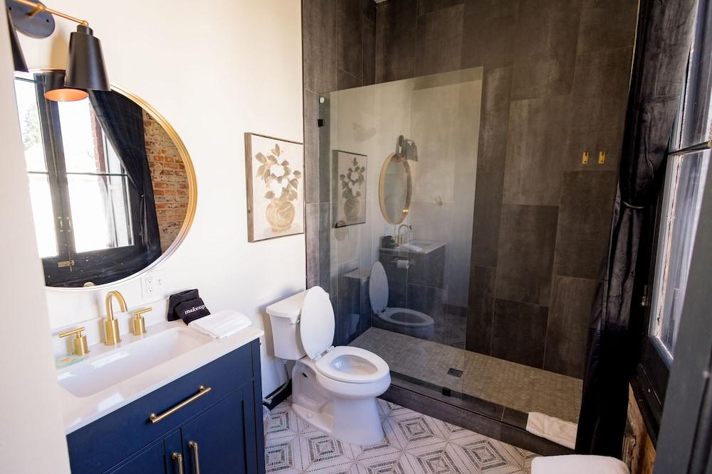 Speakeasy Suites photo 40