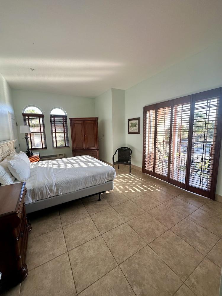 Tahitian Inn photo 11