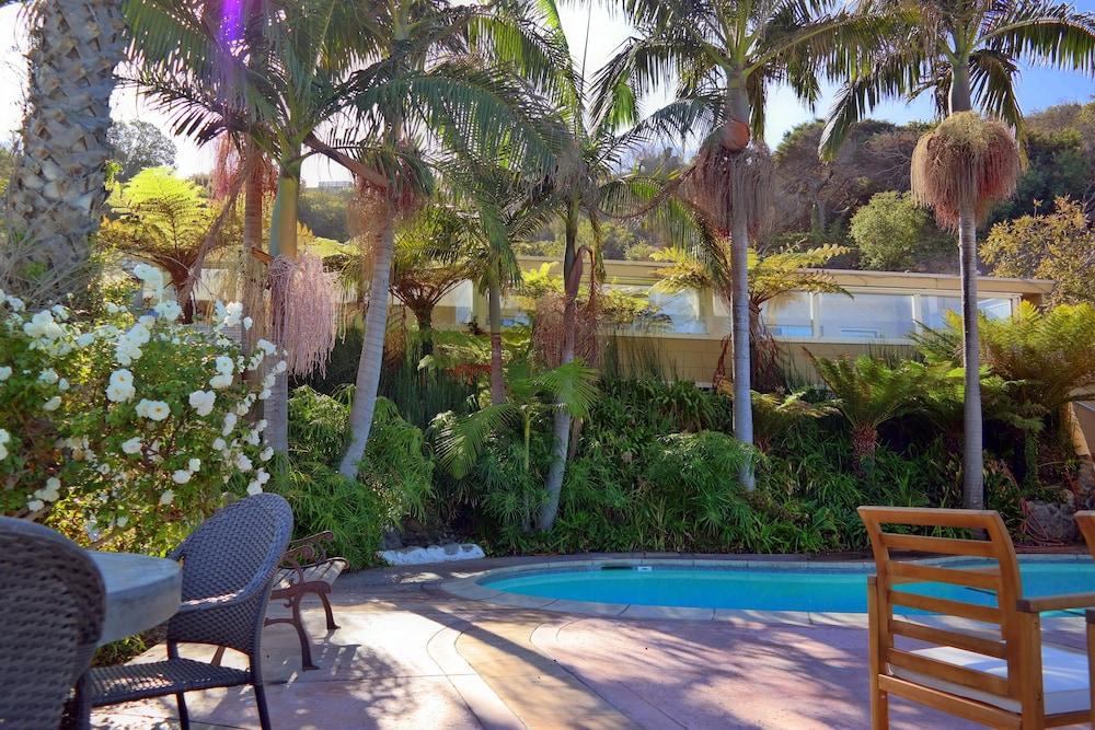 Malibu Country Inn photo 3