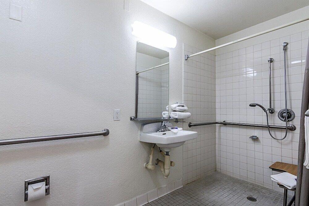 Motel 6 Modesto CA photo 24
