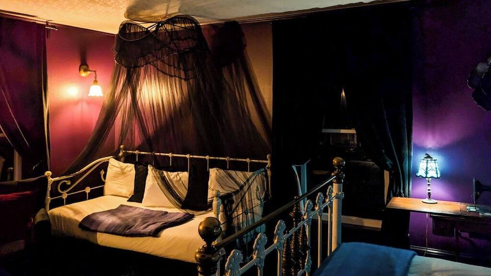 The Weller House photo 88
