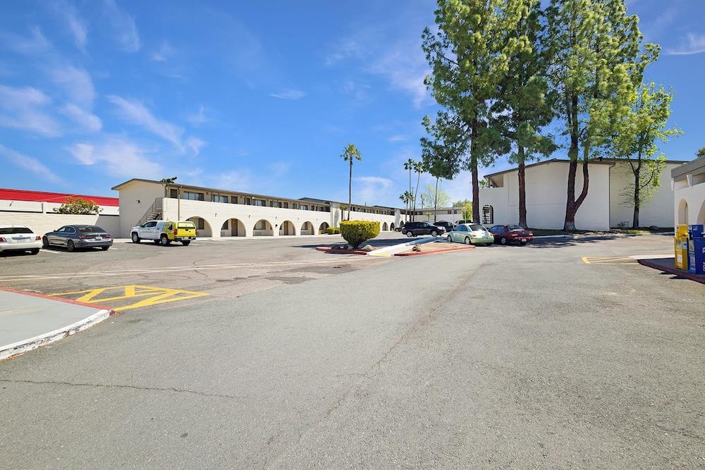 Heritage Inn Express Roseville photo 20