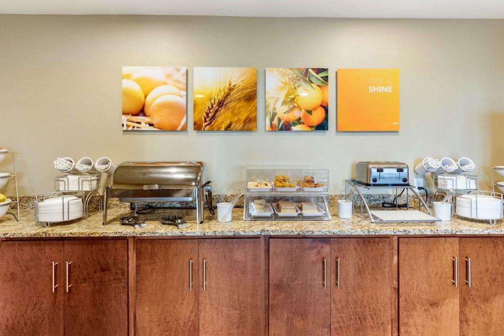 Comfort Inn White House photo 24