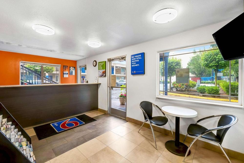 Motel 6 Portland, OR - Downtown photo 5