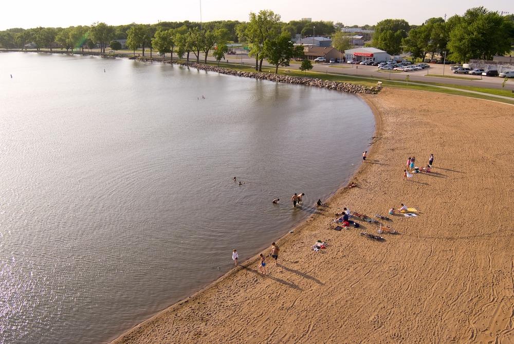 King's Pointe Waterpark Resort photo 40