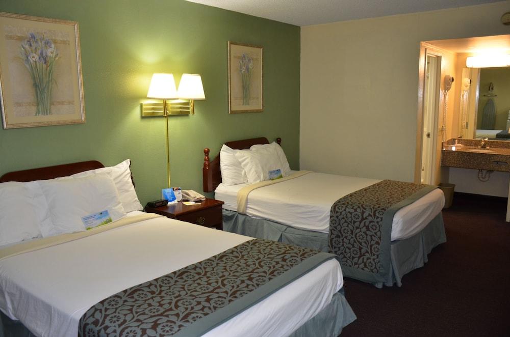 Days Inn by Wyndham Southern Hills/ORU photo 24