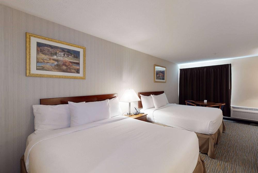 Ramada by Wyndham Strasburg/Shenandoah Valley photo 18