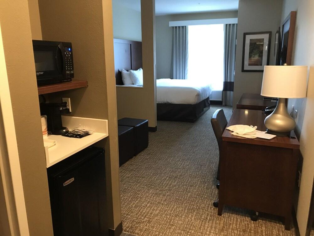 Comfort Suites Summerville photo 12