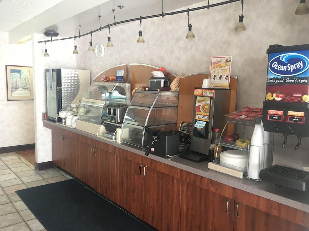 Mountain Inn & Suites photo 15