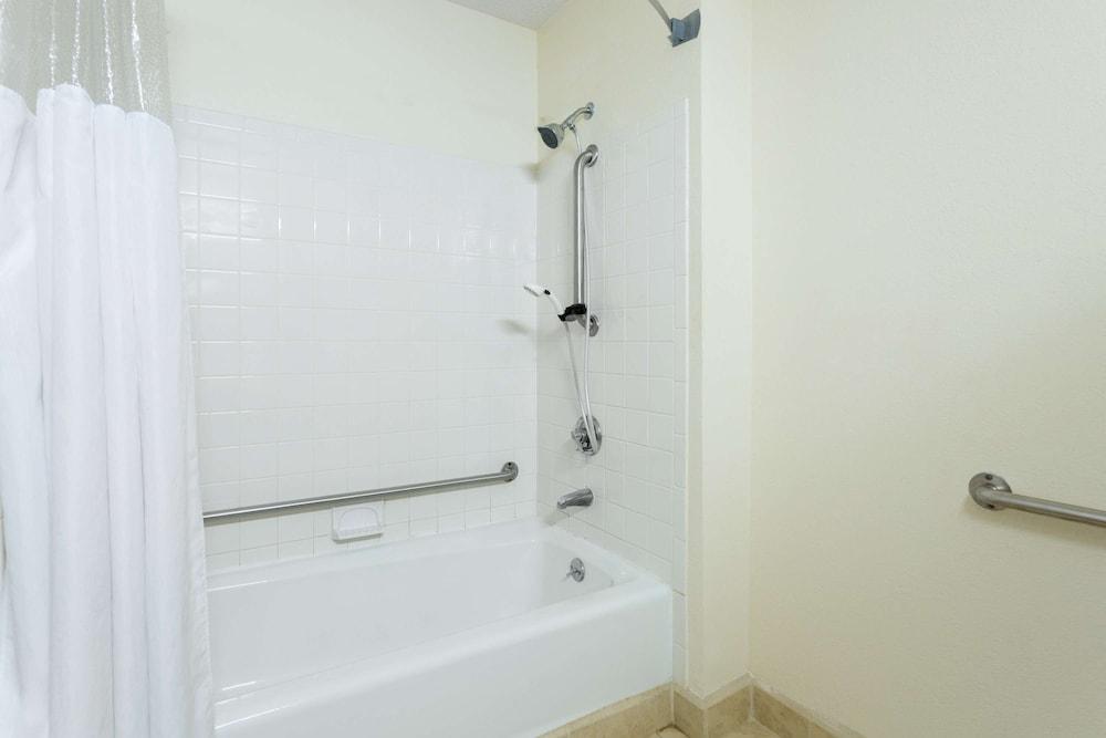 Super 8 by Wyndham Anderson/Clemson Area photo 14