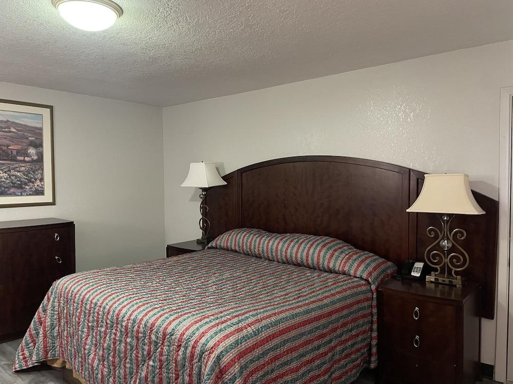 Four Corners Inn photo 45