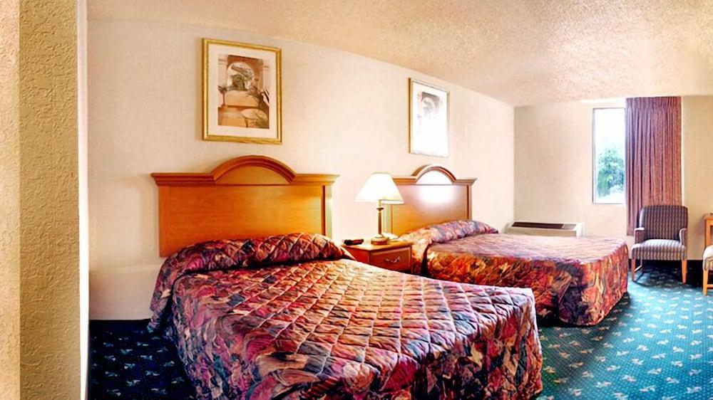Days Inn by Wyndham Albion photo 5