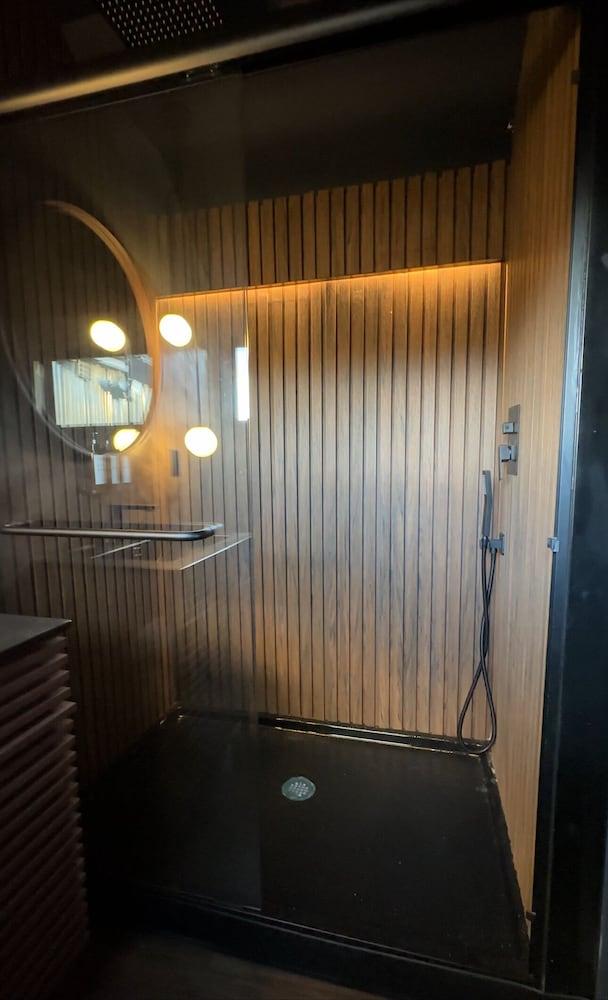 Emrose Luxury Cabins photo 11